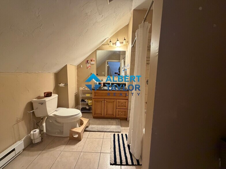 Bathroom 2 - 45 Cherokee St