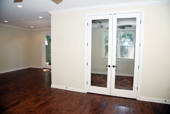 Building Photo - Modern Home in Bluewater Bay!