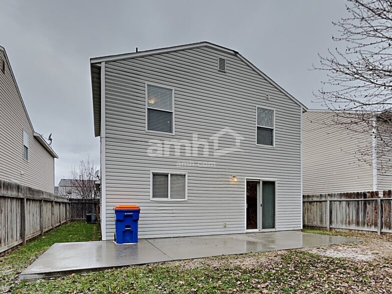 Building Photo - 6360 S White Cliff Ave