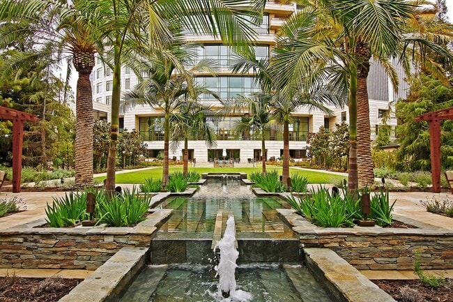 Building Photo - 1 W Century Dr