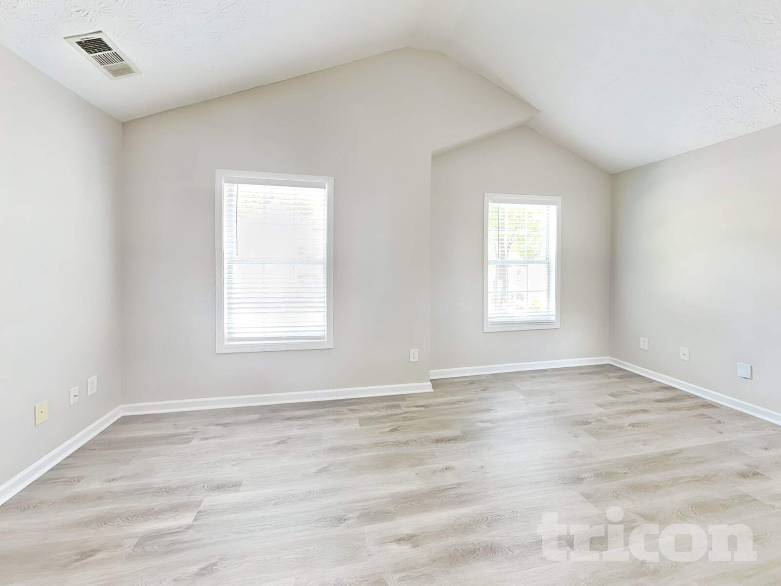 Building Photo - 597 Shadow Valley Ct