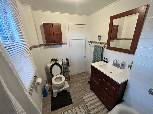 Building Photo - 249 Brayton Rd