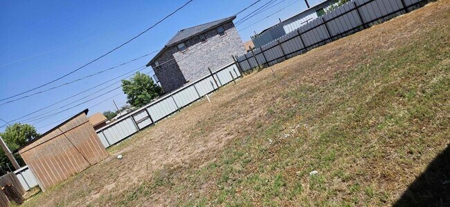 Building Photo - 1716 Coronado Ave