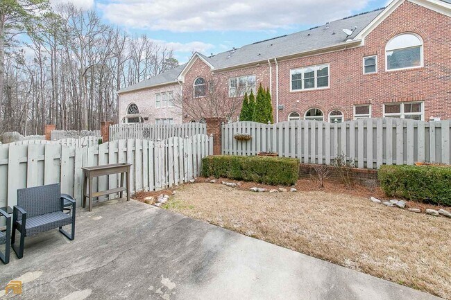 Building Photo - 6221 Spalding Dr