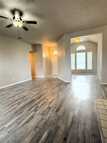 Building Photo - 812 Twin Creek Dr