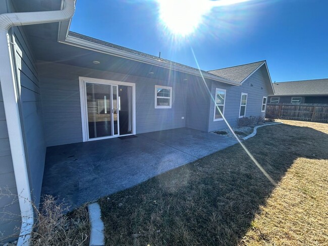 Building Photo - Newer 3 bed 2 bath in Corvallis