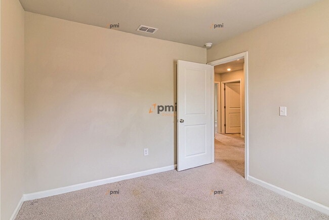 Building Photo - 1710 Hannah Ct