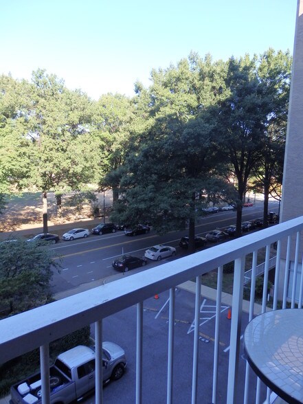Balcony - 800 4th St SW