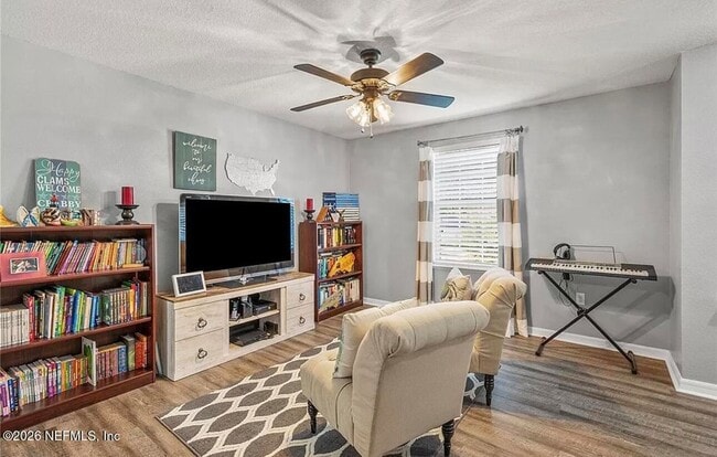 Building Photo - 75215 Fern Creek Dr