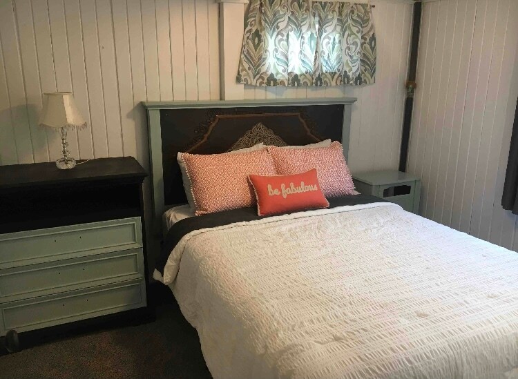 Building Photo - 212 Teller Ave