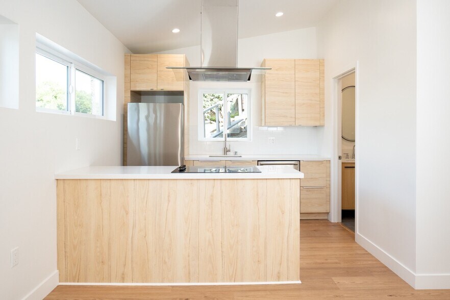 Building Photo - 4124 W Ave 42