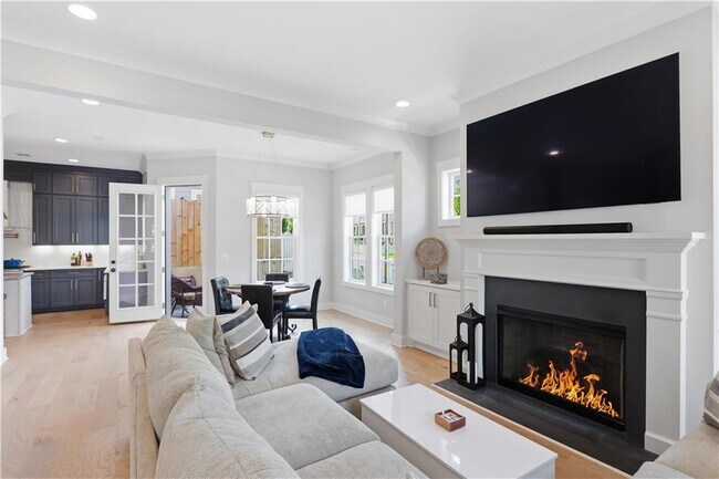 Building Photo - 1000 Fendley St