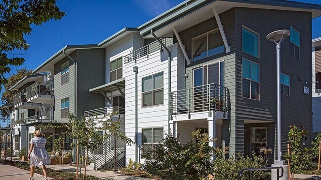 Building Photo - 777 5th St