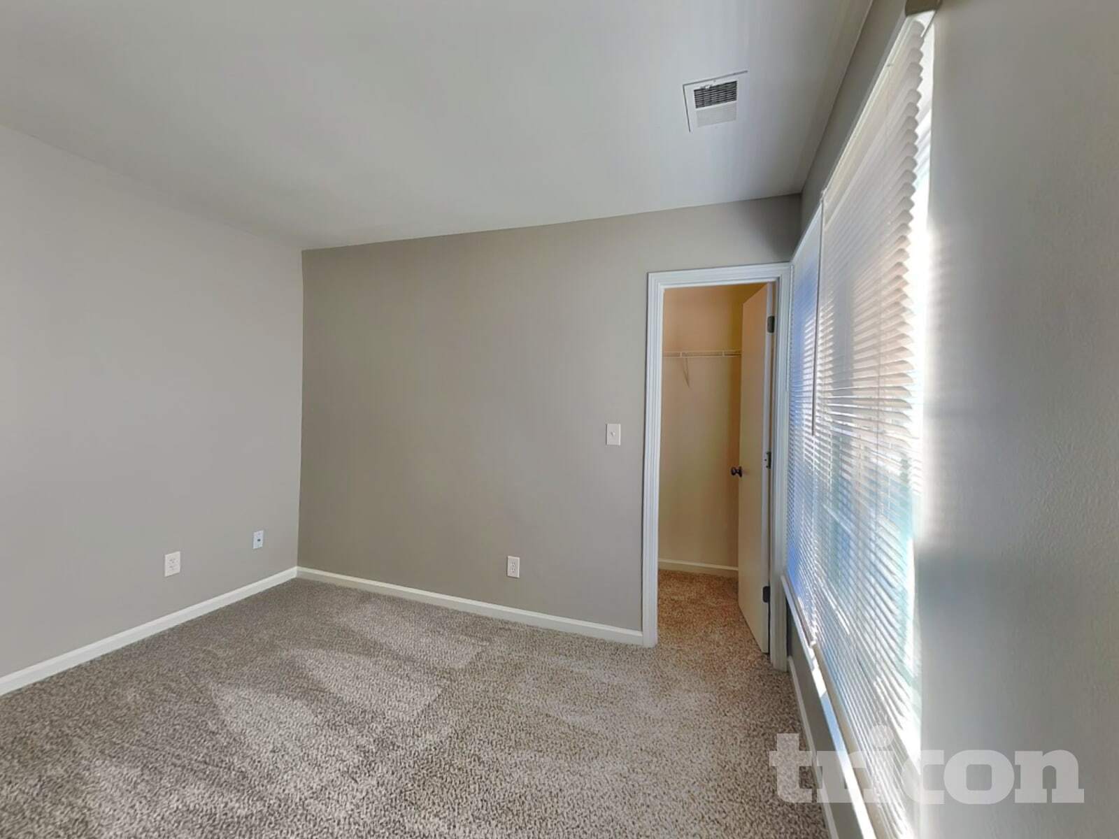 Building Photo - 2020 Chapel Creek Rd