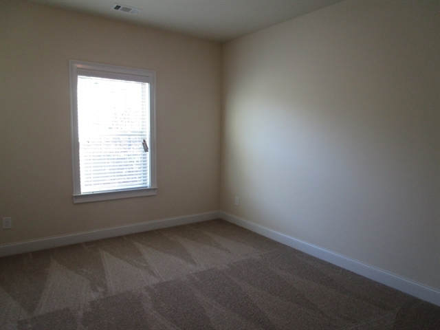 Building Photo - 37 Victoria Heights Ln