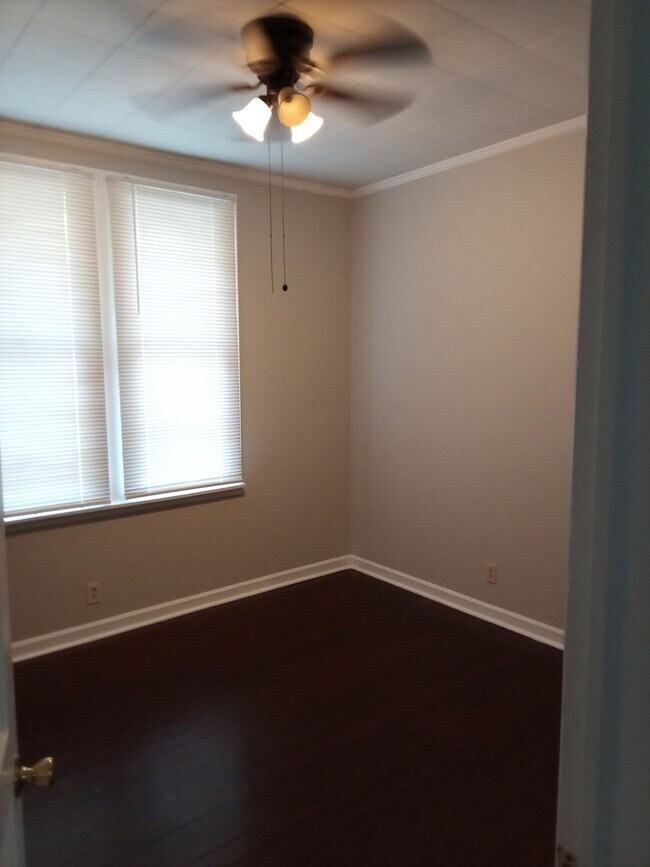 Building Photo - 717 Covert Ave