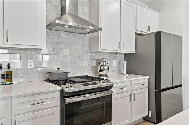 Building Photo - 1077 Glen Opal Dr