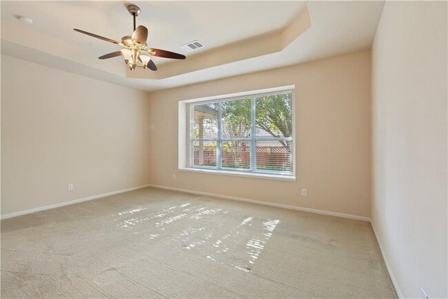 Building Photo - 2405 Speidel Dr