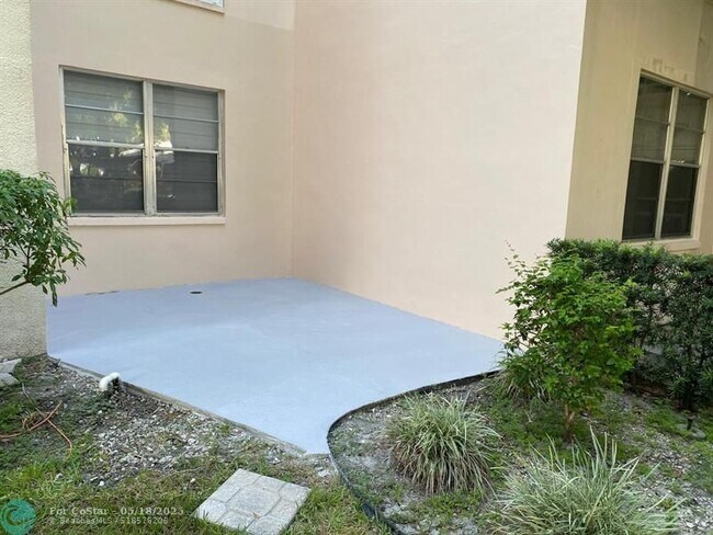 Building Photo - 2600 NW 49th Ave