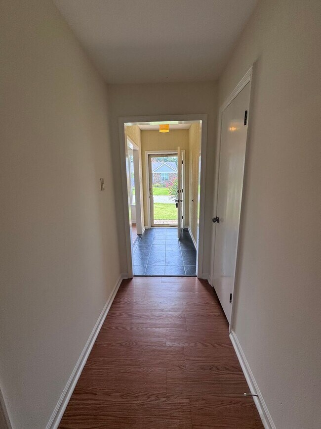 Building Photo - 1115 Briar Creek Rd