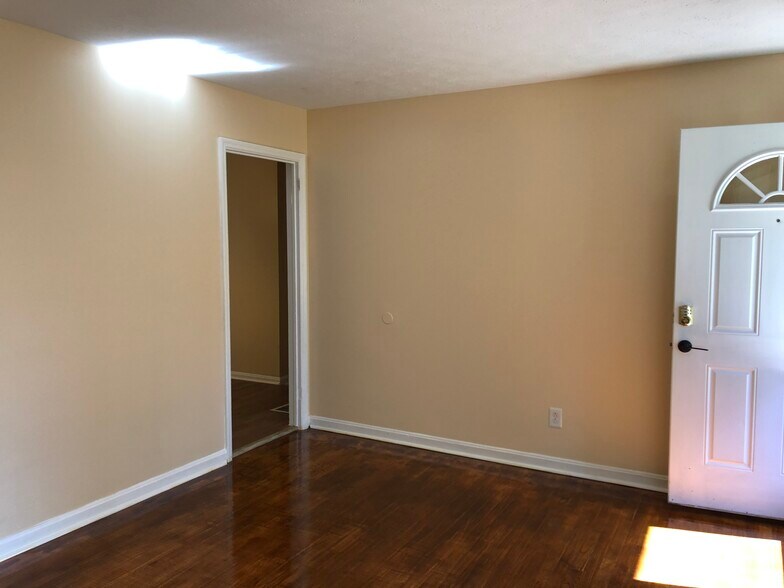 Building Photo - 1846 Colony Dr