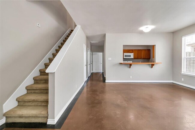 Building Photo - 200 Sandstone Dr