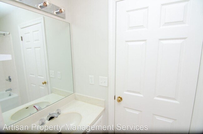 Building Photo - 2 br, 2.5 bath House - 221 Westchase Dr
