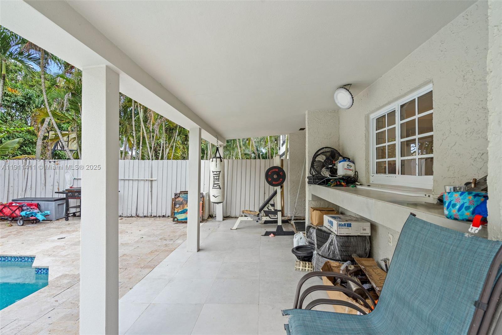 Building Photo - 8351 SW 39th Ct