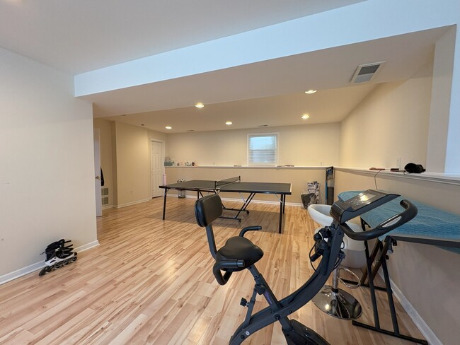 Building Photo - 18 Marquette Pl
