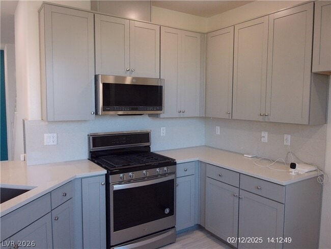 Building Photo - 9092 Jade Vine Ave