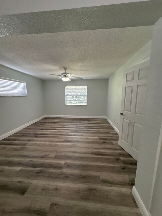 Building Photo - Beautiful 3 Beds 2 Baths home
