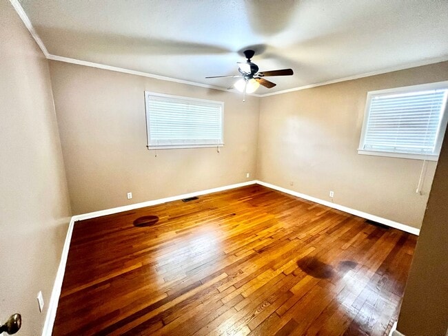 Building Photo - 107 Woodland Cir