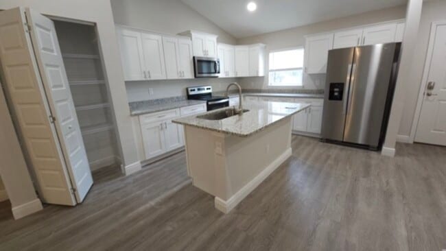 Building Photo - 9093 N Peachtree Way