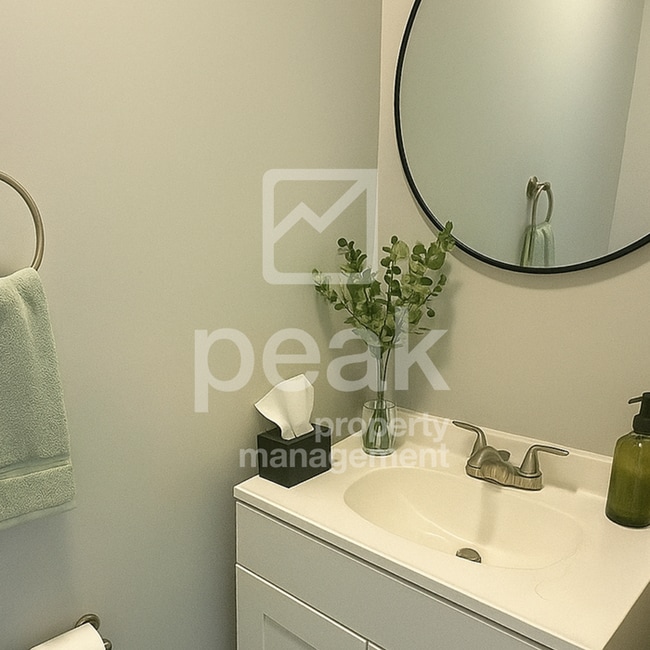 Building Photo - $1,150! 3Bed/ 1.5 Bath House! Apply by 1/14 to get 50% off your first month.