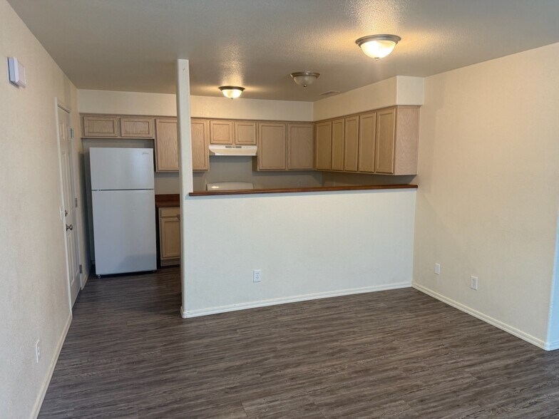 Building Photo - 7080 E Pueblo Ave