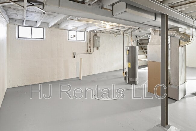 Building Photo - 9632 Cutler Dr