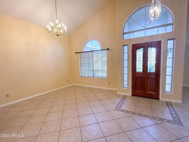 Building Photo - 694 N Longmore St