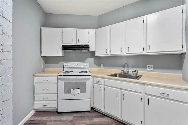 Building Photo - 1406 Superior Ave