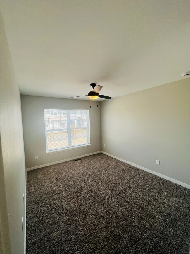 Building Photo - 1105 Ivy Ln