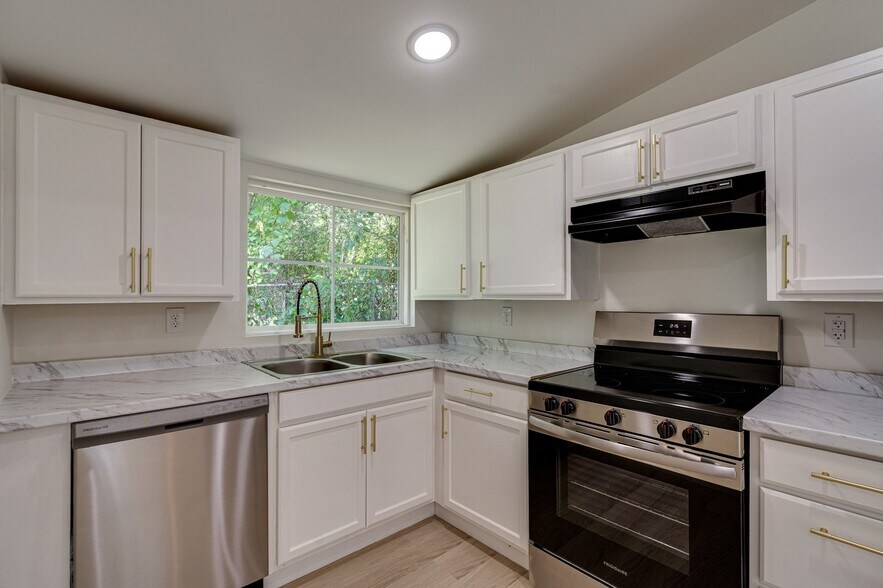 Building Photo - 887 Kinsey St