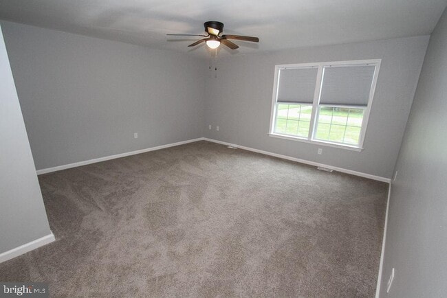 Building Photo - 8 Conover Ln