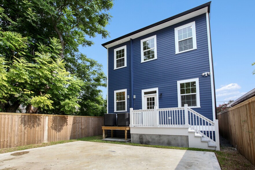 Building Photo - 3614 Urquhart St