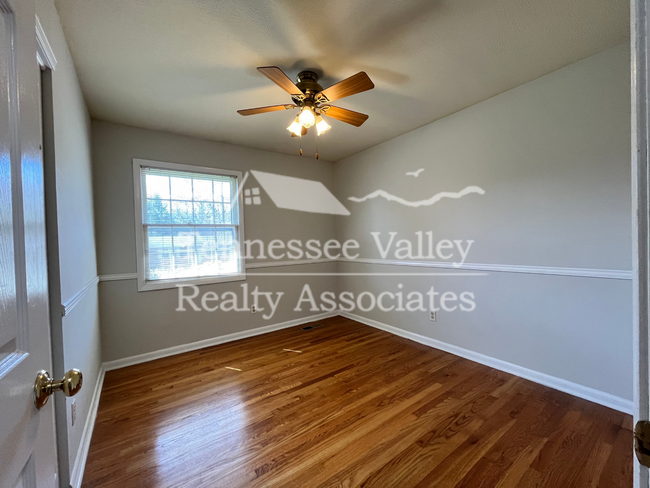 Building Photo - STUNNING 3 BED/2 BATH with Amazing Outdoor...