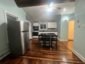 Building Photo - 129 Bradstreet Ave