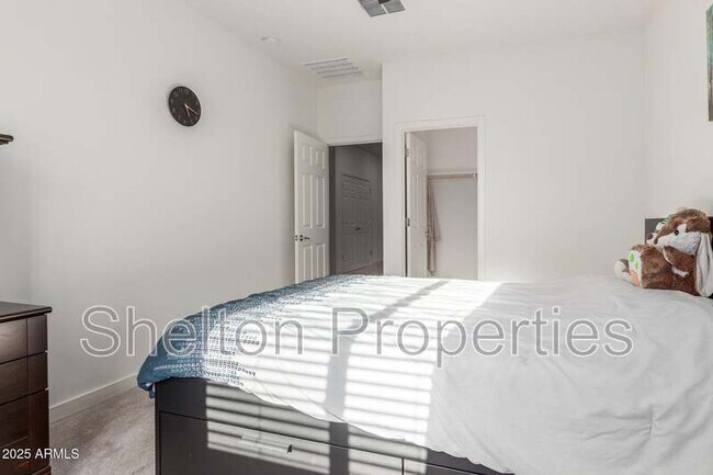 Building Photo - 1310 N Zane Dr