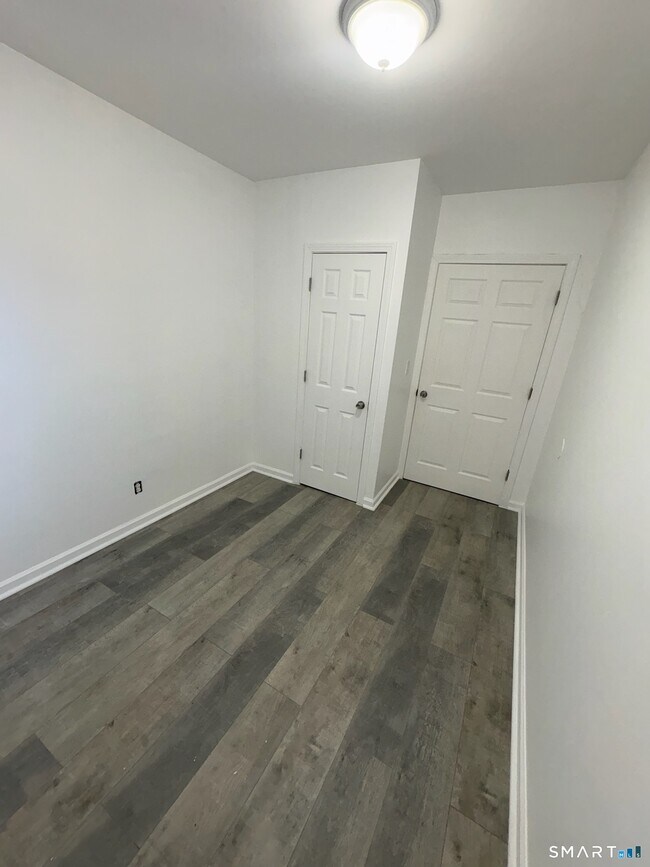 Building Photo - 144 Whittier St