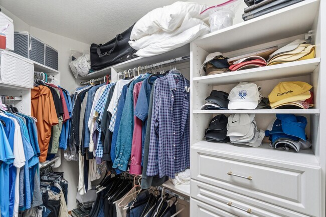 Building Photo - 6213 NW 21st Ct