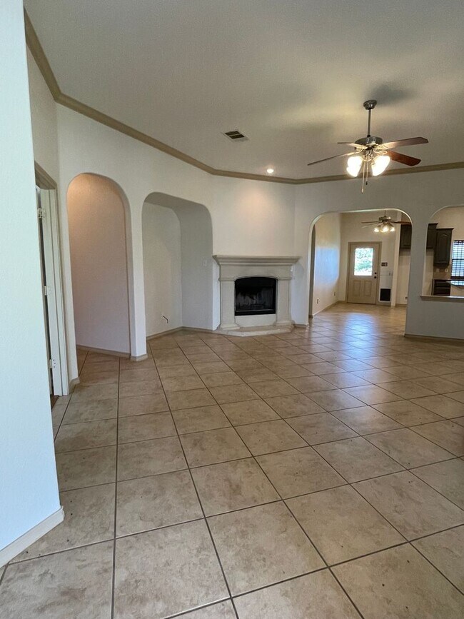 Building Photo - Beautiful Tehama Ridge Home in Cul-de-sac ...