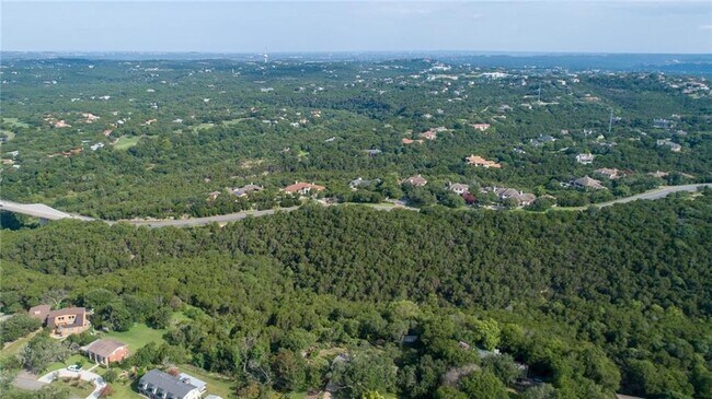 Building Photo - 610 Lancelot Way