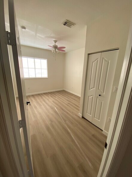 Building Photo - 2862 SW 145th Ave